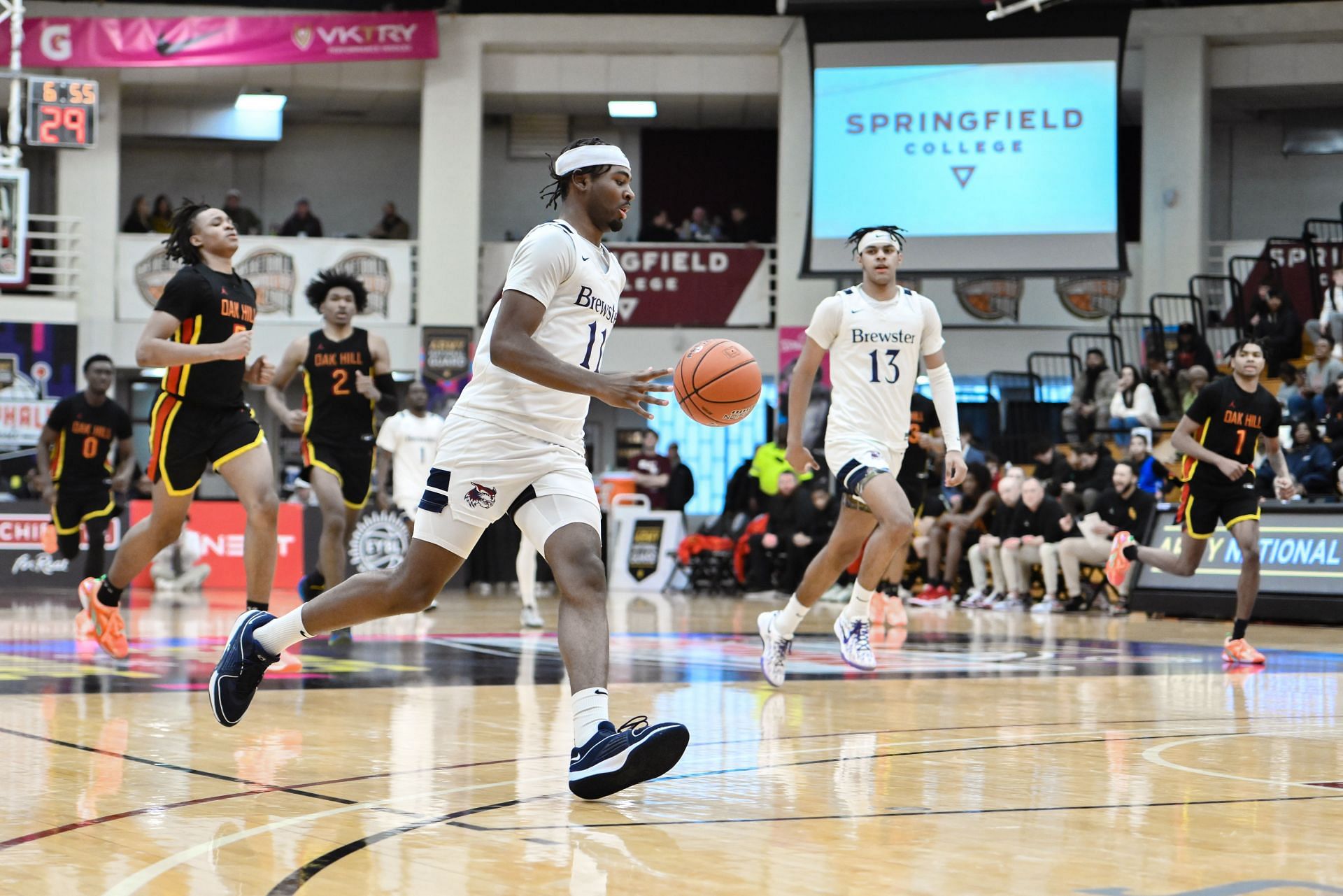 HIGH SCHOOL BASKETBALL: JAN 19 Spalding Hoophall Classic - Brewster Academy vs Oak Hill Academy - Source: Getty
